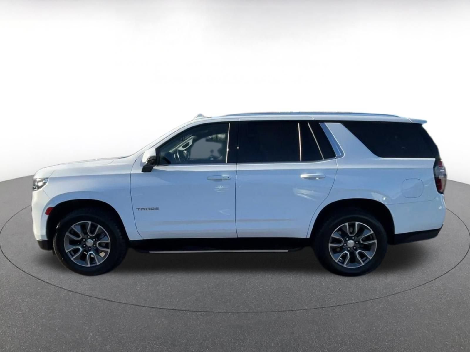 Used 2024 Chevrolet Tahoe LT w/ Luxury Package RWD image 8