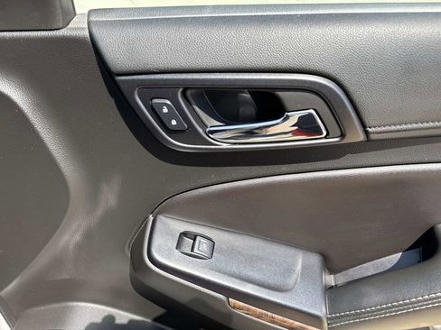 Used 2018 Chevrolet Suburban LT w/ LT Signature Package image 16