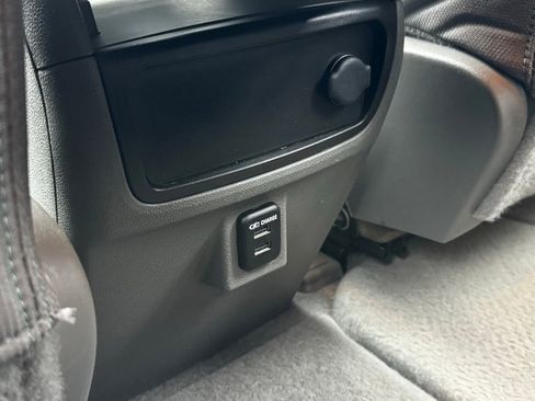 Used 2016 Chevrolet Traverse LT image 8