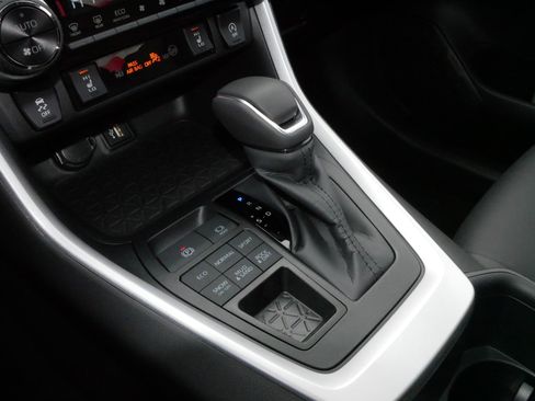 Certified 2025 Toyota RAV4 XLE Premium image 24