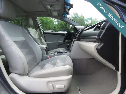 Used 2014 Toyota Camry XLE w/ Leather Package FWD image 13