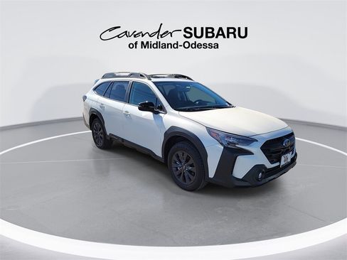 Used 2025 Subaru Outback Onyx Edition image 2