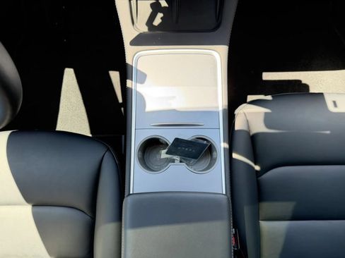Used 2023 Tesla Model Y Long Range AWD/4WD image 22