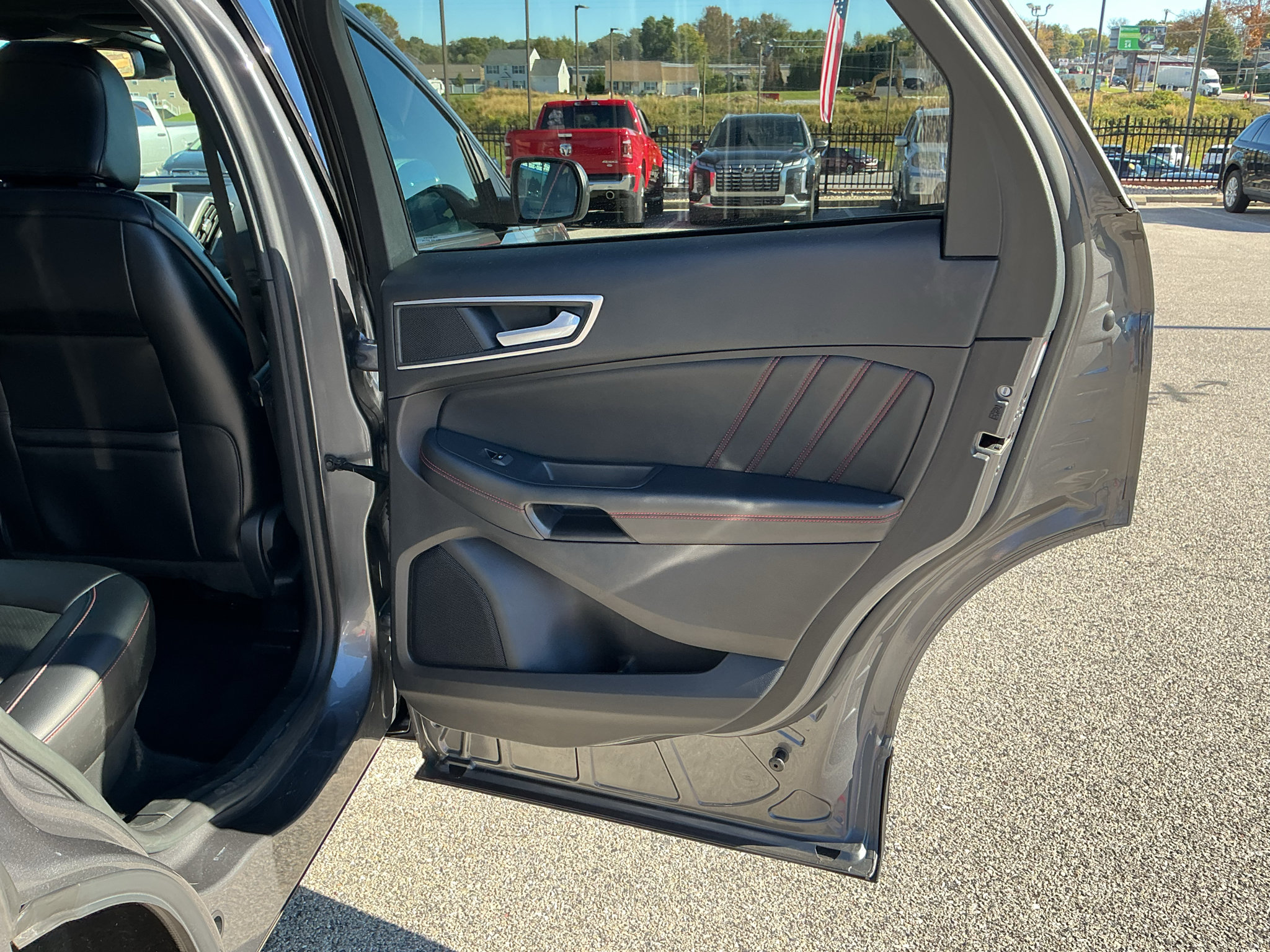 Used 2021 Ford Edge ST-Line AWD/4WD image 24