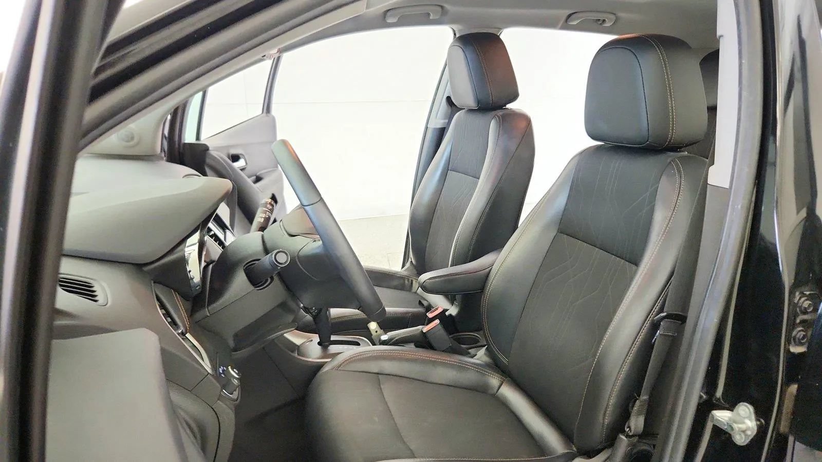 Used 2019 Chevrolet Trax LT w/ Driver Confidence Package FWD image 20