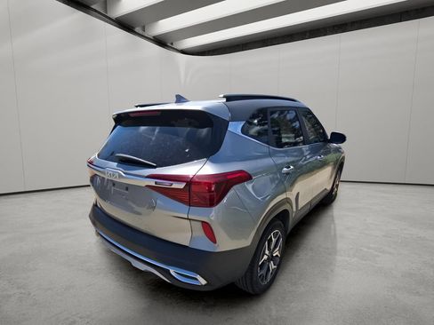 Used 2023 Kia Seltos EX AWD/4WD image 9
