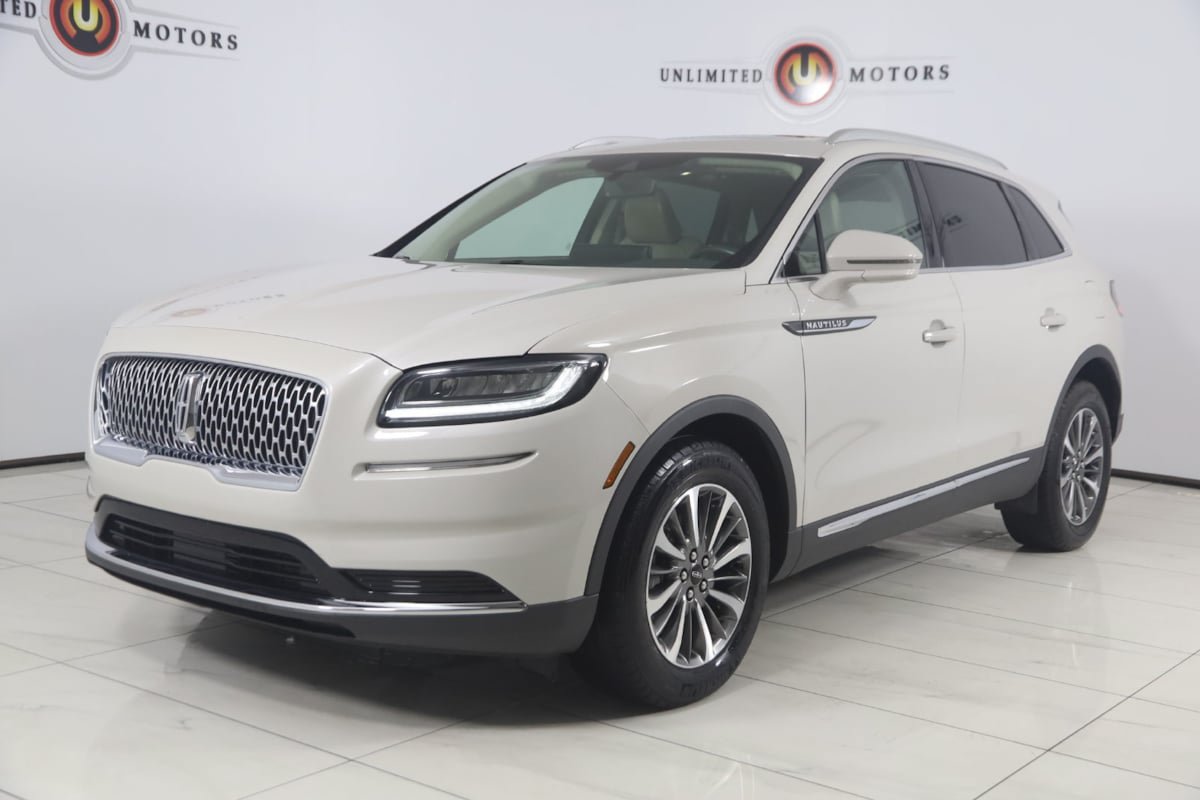 Used 2023 Lincoln Nautilus Reserve AWD/4WD image 5