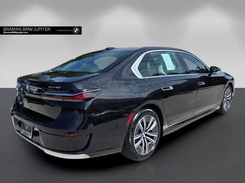 Certified 2023 BMW i7 xDrive60 w/ Parking Assistance Package AWD/4WD image 4