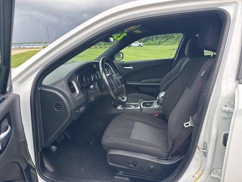 Used 2023 Dodge Charger SXT RWD image 16