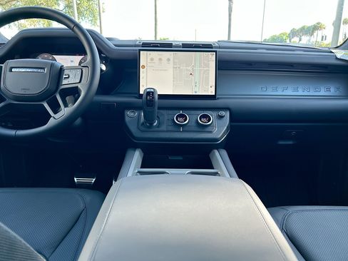 New 2025 Land Rover Defender 90 V8 image 12