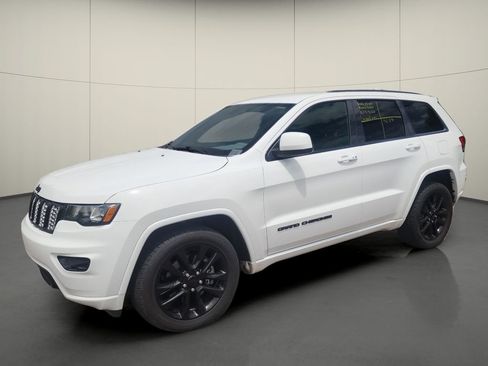 Used 2021 Jeep Grand Cherokee Laredo X AWD/4WD image 3