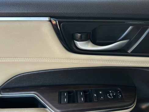 Used 2019 Honda Clarity Plug-In Hybrid image 13