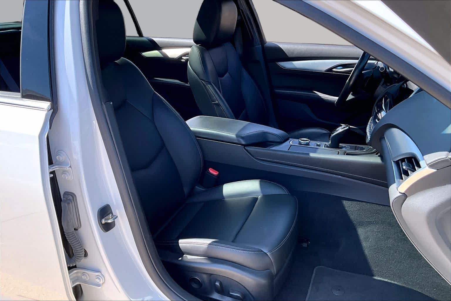 Used 2022 Cadillac CT5 Luxury w/ Sun And Sound Package RWD image 9