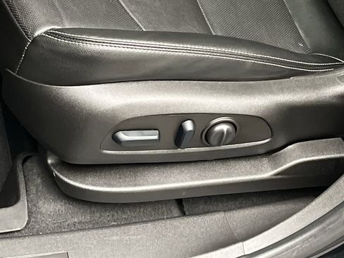 Certified 2022 GMC Terrain SLT w/ Tech Package image 11