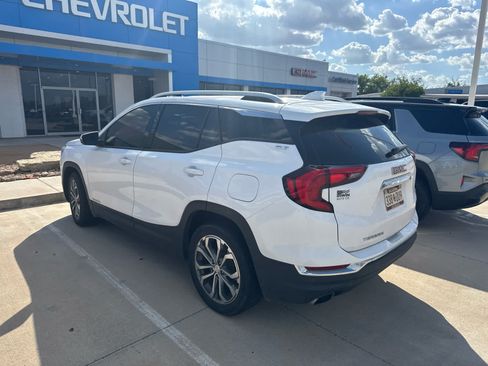 Used 2019 GMC Terrain SLT w/ Preferred Package FWD image 4