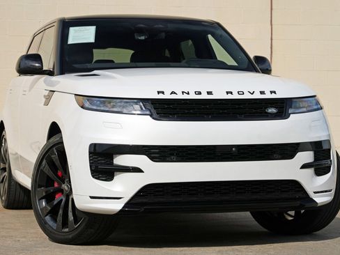 Used 2025 Land Rover Range Rover Sport Dynamic SE AWD/4WD image 4