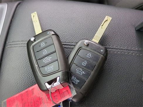 Used 2024 Hyundai Santa Cruz SE image 26