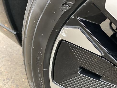 Used 2024 Chevrolet Blazer EV RS image 33