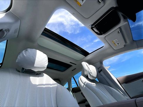 Used 2023 Mercedes-Benz EQS 580 4MATIC Sedan image 13