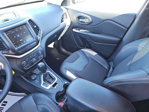 Used 2015 Jeep Cherokee Trailhawk image 28