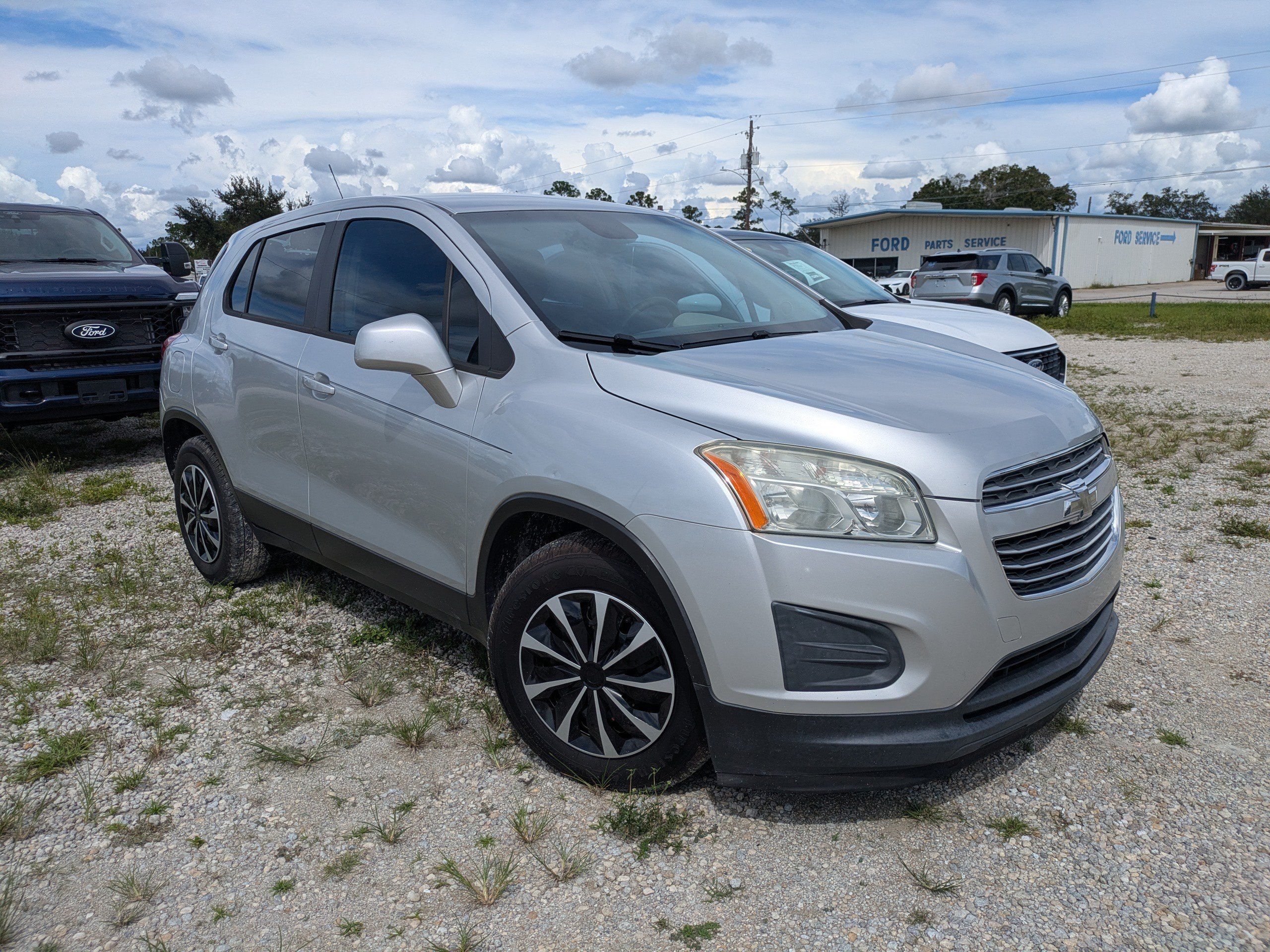 Used 2016 Chevrolet Trax LS FWD image 2