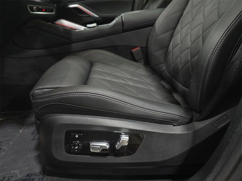 Certified 2025 BMW X6 M60i w/ Dynamic Handling Package image 24
