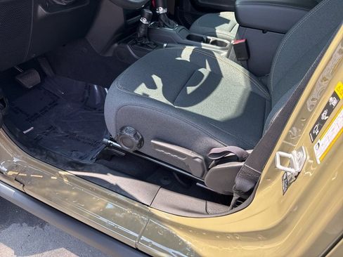 New 2025 Jeep Gladiator Sport image 14