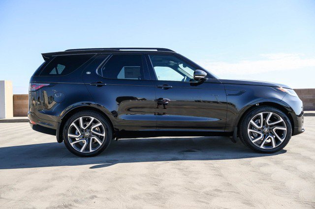 Certified 2025 Land Rover Discovery Dynamic SE AWD/4WD image 4