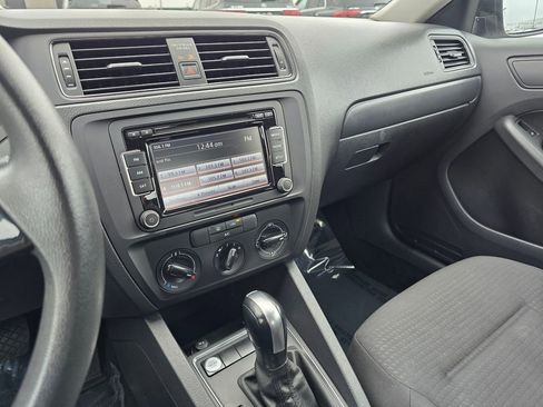 Used 2015 Volkswagen Jetta S image 26