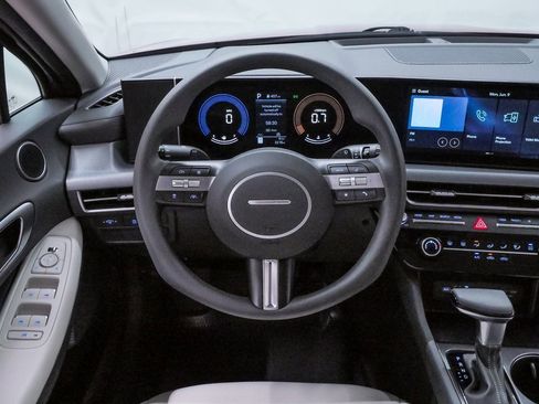 Used 2025 Hyundai Sonata SE image 19