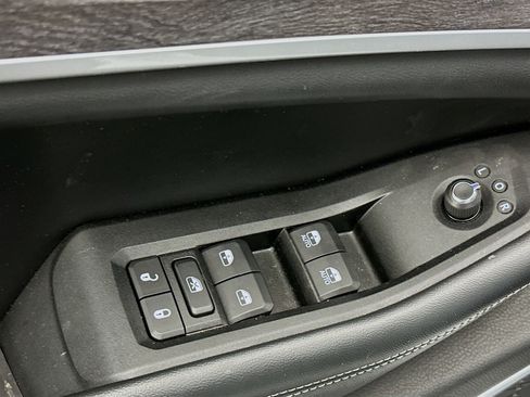 Used 2022 Jeep Grand Cherokee Limited 4xe image 15