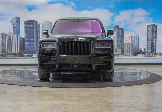 Used 2023 Rolls-Royce Cullinan Black Badge w/ Driver's Package AWD/4WD image 3