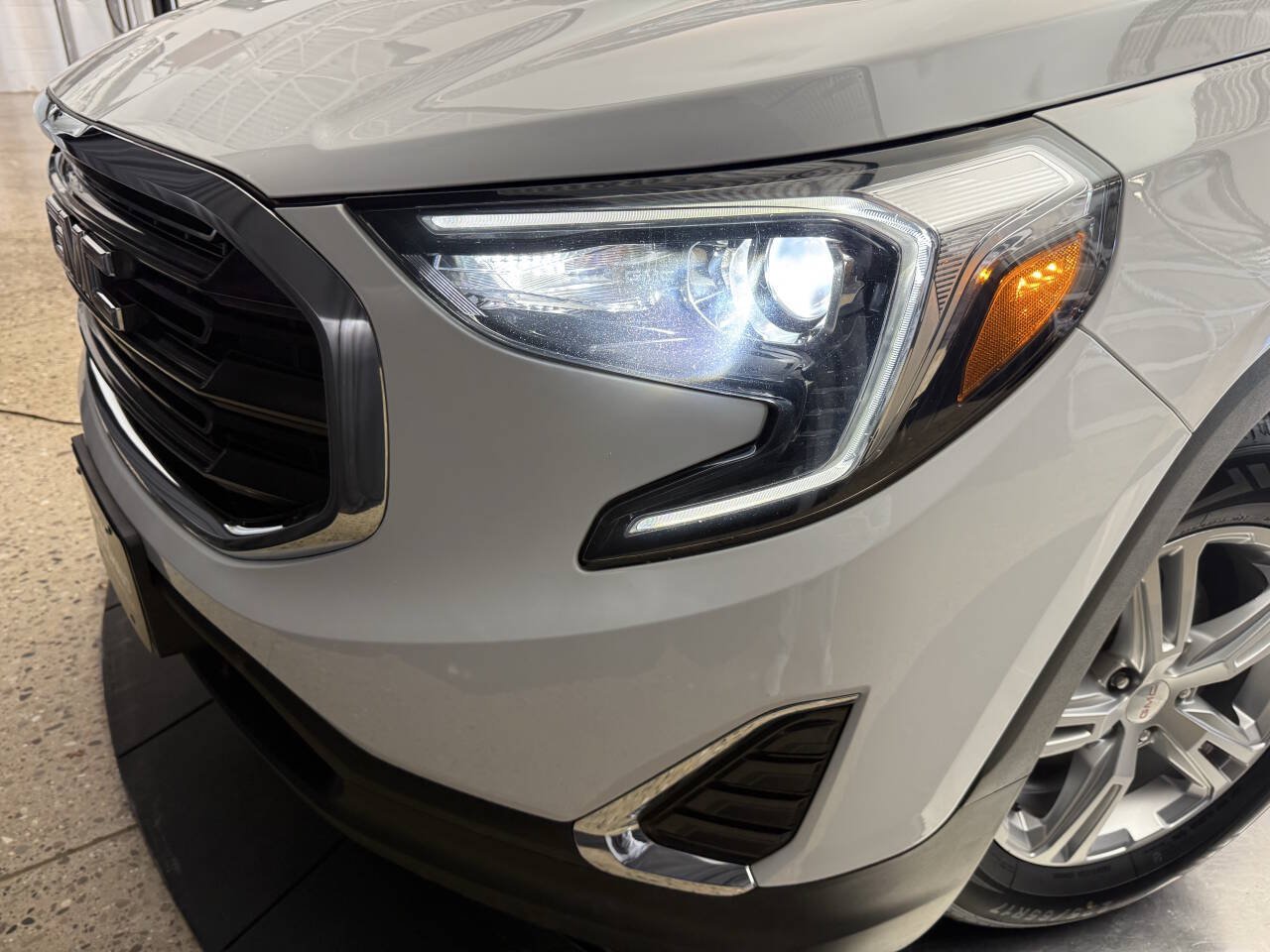 Used 2018 GMC Terrain SLE FWD image 28