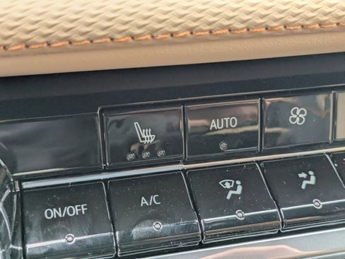 New 2026 Chevrolet Equinox ACTIV w/ Safety and Technology Package image 24