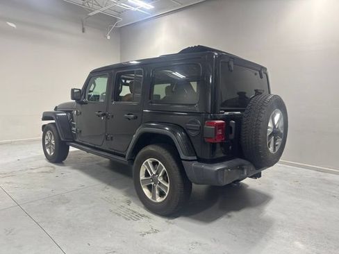 Used 2020 Jeep Wrangler Unlimited Sahara AWD/4WD image 8