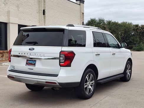 Used 2024 Ford Expedition Limited AWD/4WD image 3