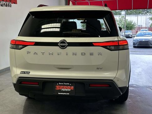 Used 2024 Nissan Pathfinder SV FWD image 4