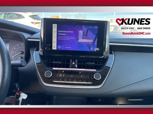 Used 2025 Toyota Corolla LE image 18