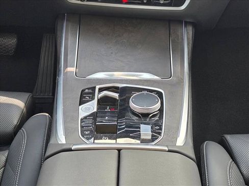 Used 2025 BMW X7 xDrive40i w/ Climate Comfort Package AWD/4WD image 12