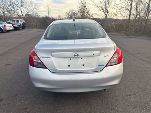 Used 2012 Nissan Versa SV image 5