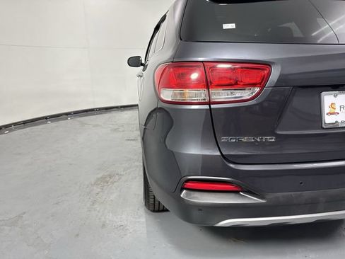 Used 2017 Kia Sorento EX AWD/4WD image 28