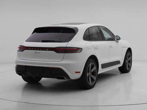 Used 2025 Porsche Macan image 16
