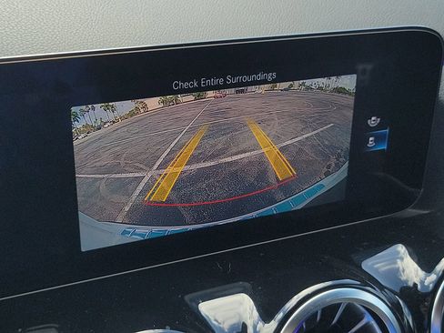 Certified 2022 Mercedes-Benz GLA 250 image 33