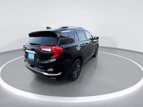Used 2023 GMC Terrain Denali w/ Black Diamond Edition image 8