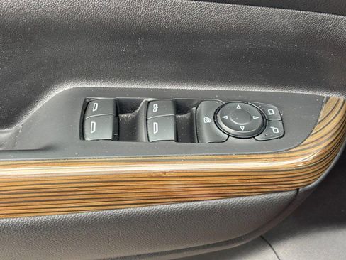 Certified 2023 GMC Acadia SLE w/ Driver Convenience Package image 17