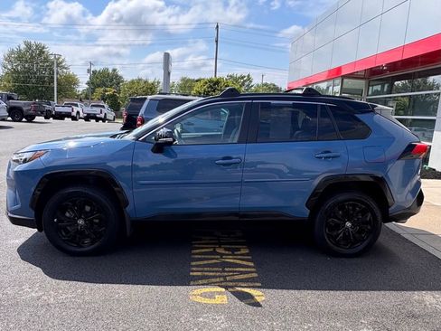 Used 2025 Toyota RAV4 XSE AWD/4WD image 2