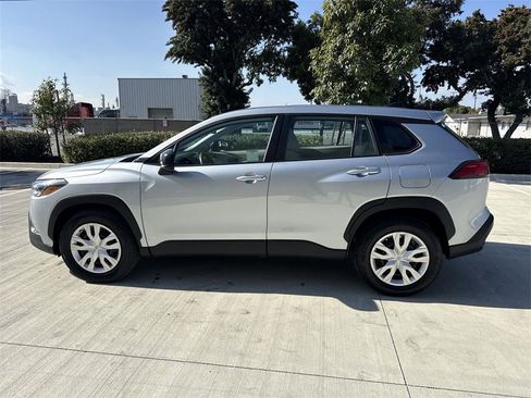 Used 2024 Toyota Corolla Cross L image 6