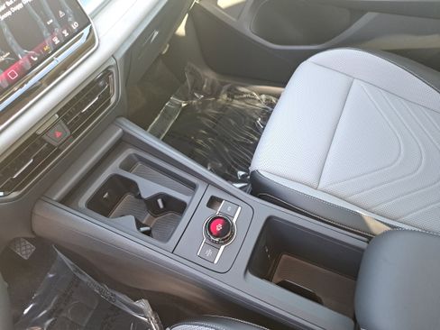 New 2026 Volkswagen Tiguan SE image 22