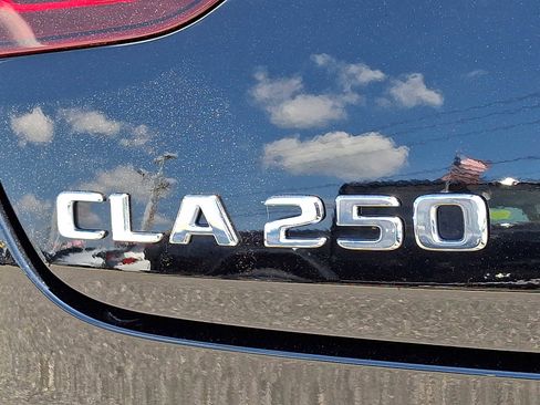 Used 2023 Mercedes-Benz CLA 250 4MATIC image 35