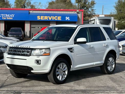 Used 2015 Land Rover LR2 HSE image 1